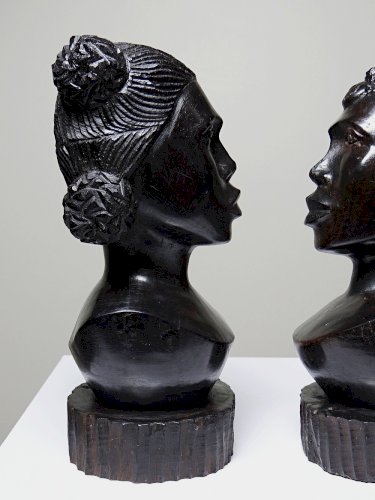 Couple de bustes Malgaches bois exotique foncé sculpté artisanat années 40-70