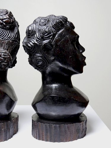 Couple de bustes Malgaches bois exotique foncé sculpté artisanat années 40-70