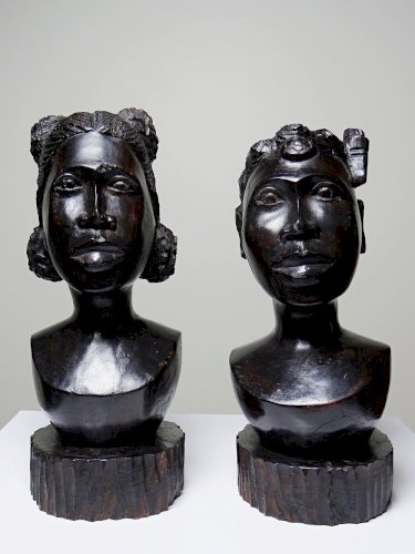 Couple de bustes Malgaches bois exotique foncé sculpté artisanat années 40-70