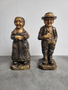 PLASTER CHARACTERS COUPLE SIGN