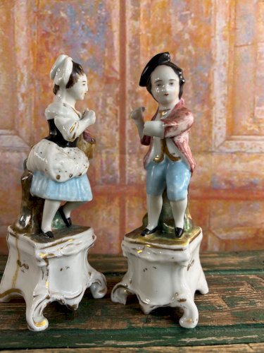Couple en porcelaine de Paris XIXe – personnages porte-crayon