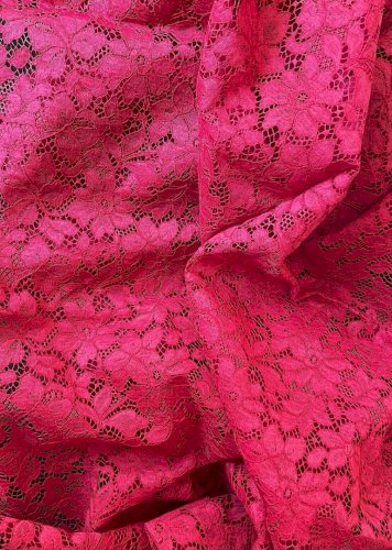 Coupon dentelle de calais rouge Neuf 4,26 m vintage vers 1950 Maison Darquer