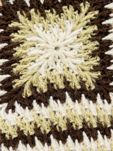 Coussin en crochet vintage années 70