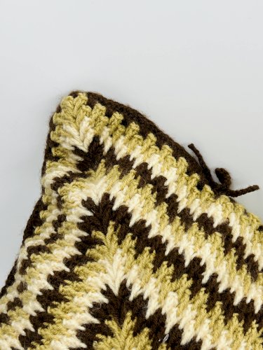 Coussin en crochet vintage années 70