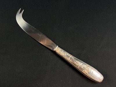 Couteau à fromage de style Restauration manche en argent