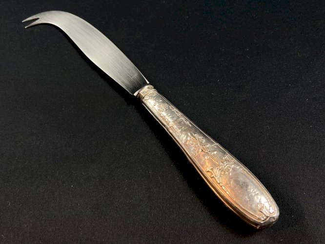 Couteau à fromage de style Restauration manche en argent