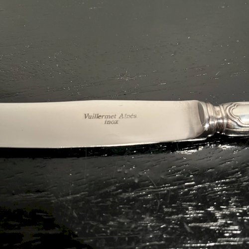 Couteaux en métal argenté