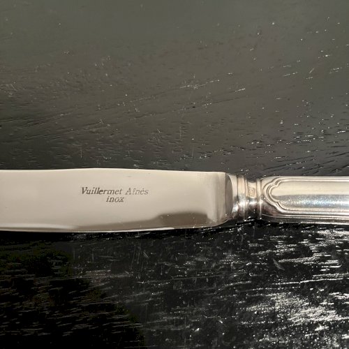 Couteaux en métal argenté