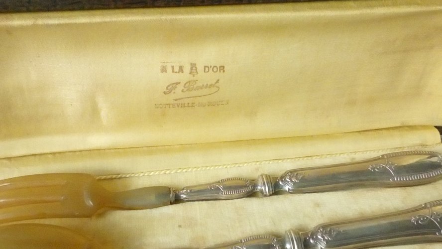 COUVERTS A SALADE EN CORNE MANCHE METAL ARGENT FOURRE FIN 19 EME*