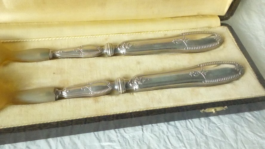 COUVERTS A SALADE EN CORNE MANCHE METAL ARGENT FOURRE FIN 19 EME*