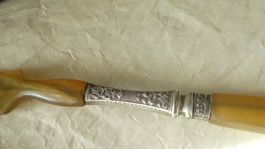 COUVERTS A SALADE EN META ARGENT FOURE ET CORNE EPOQUE ART NOUVEAU FIN 19 éme**