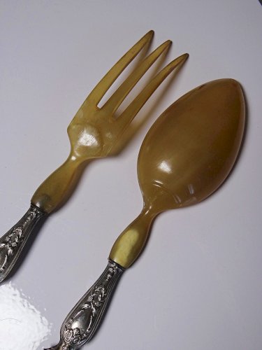 Couverts à salade Napoléon III anciens 1852-1870 métal argenté et corne