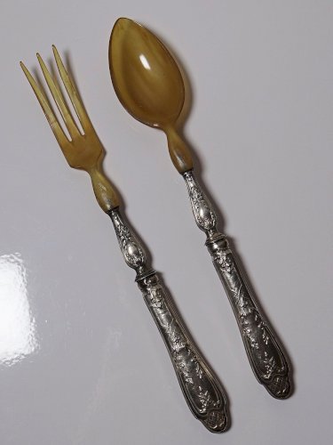 Couverts à salade Napoléon III anciens 1852-1870 métal argenté et corne