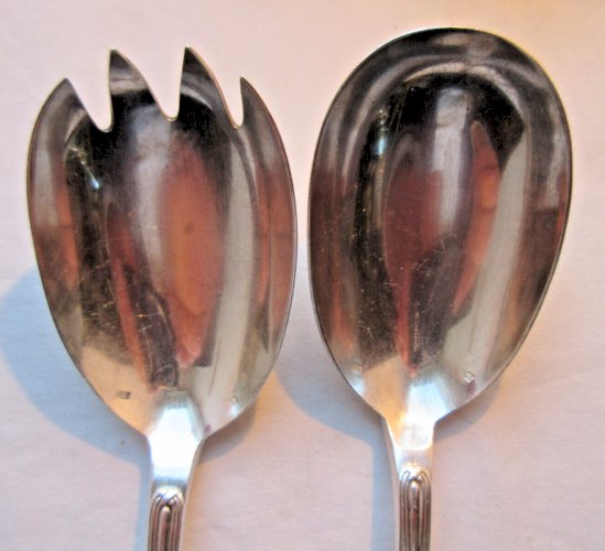 Couverts à salade style Louis XV, beau métal argenté signé CAYLAR BAYARD