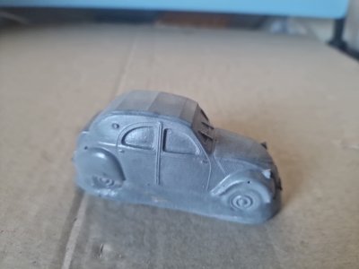 creation unique. Citroen 2 Gv moulé en ciment