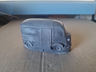 creation unique -Citroën HY TUB moulé en ciment