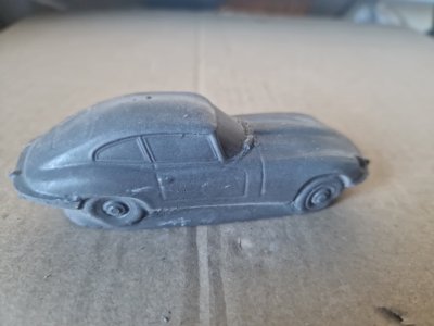 creation unique. Jaguar  moulé en ciment