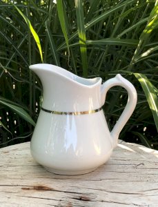 Crémier blanc liseré argenté en porcelaine CH-R