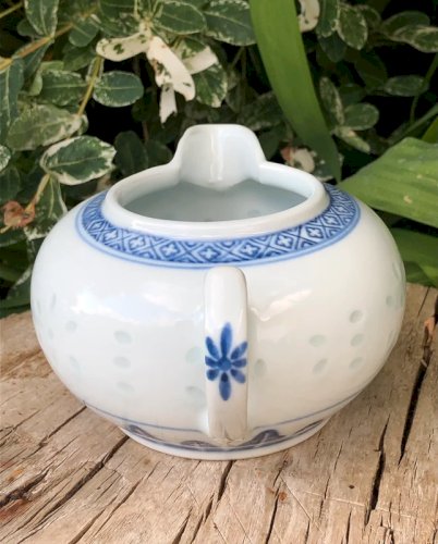 Crémier en porcelaine blanc et bleu