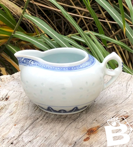 Crémier en porcelaine blanc et bleu