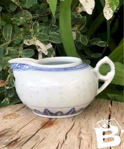 Crémier en porcelaine blanc et bleu