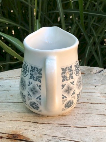 Crémier motifs géométriques gris et turquoise