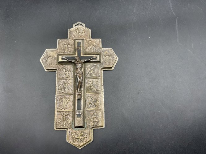 CROIX ,CRUCIFIX mural croix Rome.