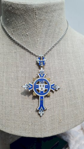 Croix des Partisans Du Comte De Chambord Henri V émaillée