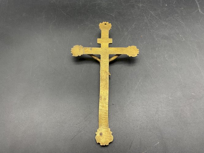 CROIX ou CRUCIFIX BRONZE ANCIEN .