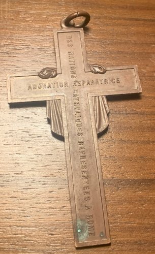 croix pectorale adoration réparatrice des nations catholiques représentées Rome