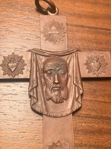 croix pectorale adoration réparatrice des nations catholiques représentées Rome