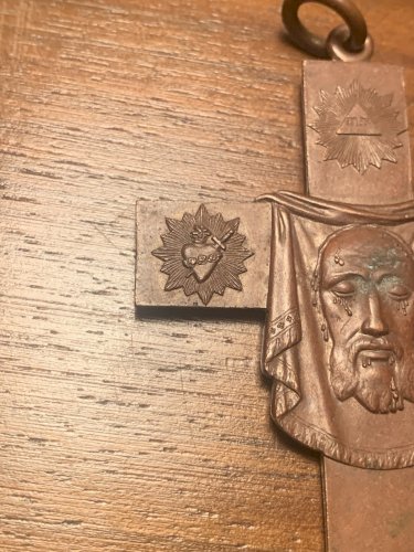 croix pectorale adoration réparatrice des nations catholiques représentées Rome