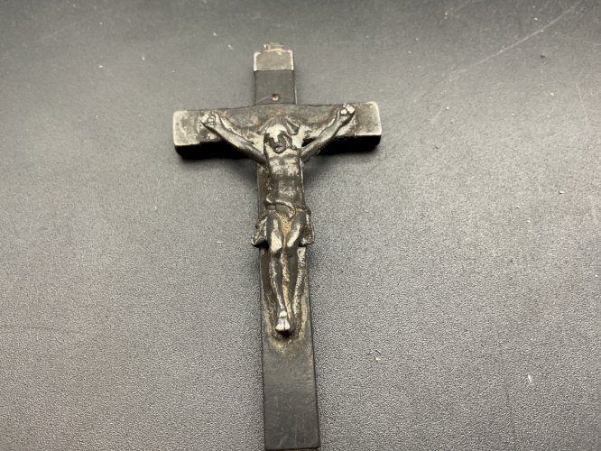 croix reliquaire argent 1844 .