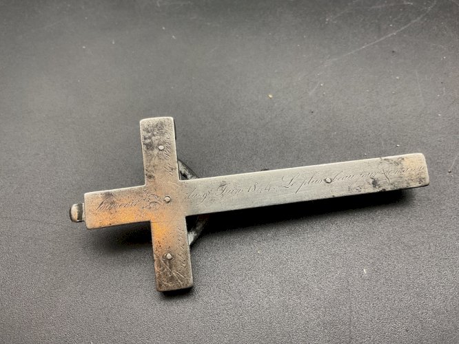 croix reliquaire argent 1844 .