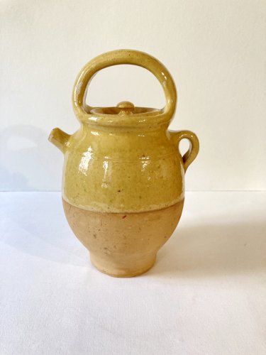 Cruche chevrette en grès émaillé jaune