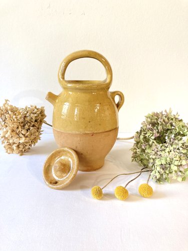 Cruche chevrette en grès émaillé jaune