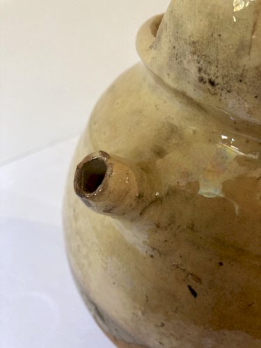 Cruche / Chevrette provençale ancienne (ca. 1960), en terre cuite vernissée jaune