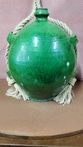 CRUCHE EN TERRE VERNISSEE VERTE A SUSPENDRE AVEC SA CORDE