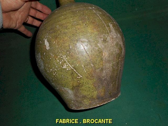 CRUCHE EN TERRE VERNISSEE VERTE