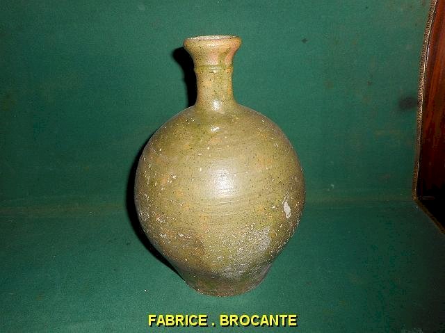 CRUCHE EN TERRE VERNISSEE VERTE