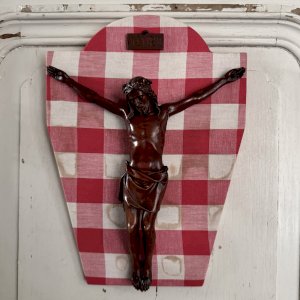 Sculpted wooden crucifix 18th century finely executed walnut M3645