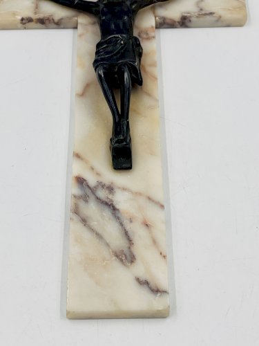 Crucifix en marbre