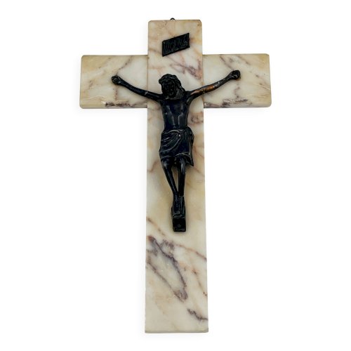 Crucifix en marbre