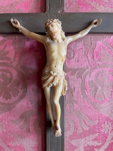 Crucifix encadrement 19ème