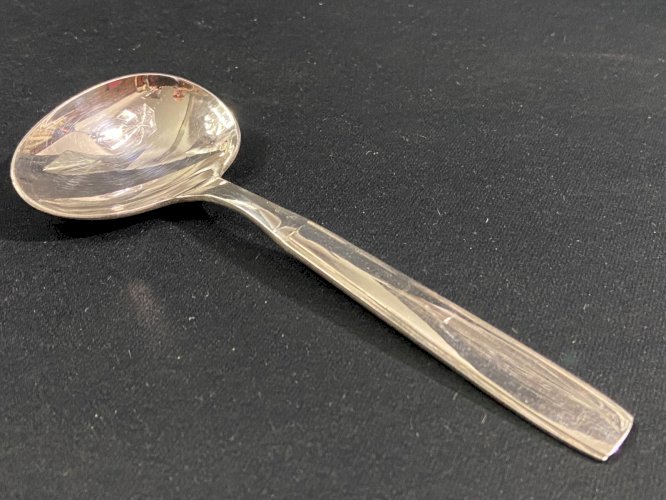 Cuillère à bouillie à sauce en métal argenté signé Christofle design Vintage