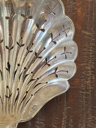 CUILLERE PERCEE SAUPOUDREUSE EN ARGENT MASSIF POINCON MINERVE DE 42 GRAMMES