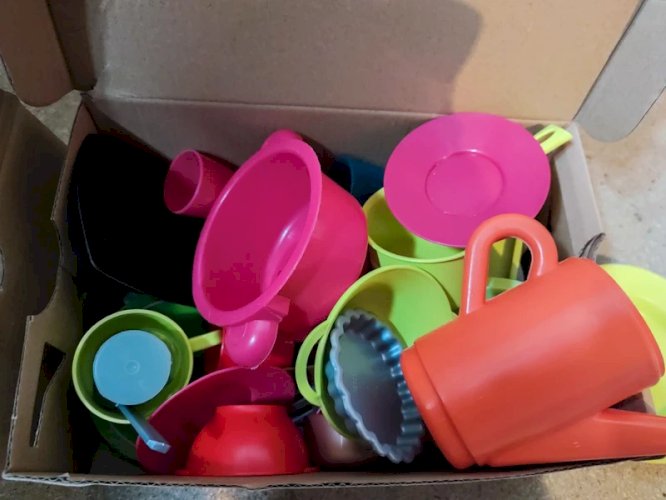 cuisine enfant ecoiffier avec nombreux accessoires en bon etat