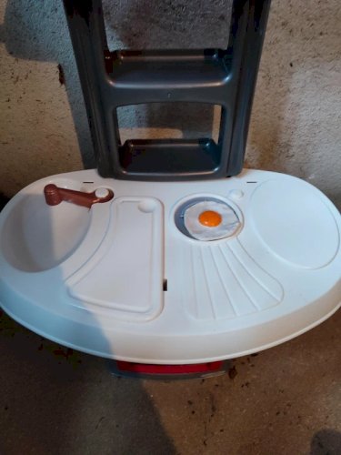 cuisine enfant ecoiffier avec nombreux accessoires en bon etat