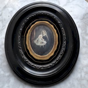 Color ambrotype daguerreotype of a woman and her child, 19th century A5722