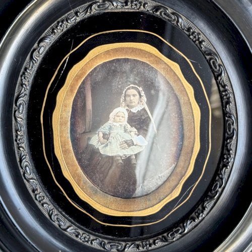 Daguerréotype ambrotype en couleur d'une femme et son enfant XIXe A5722